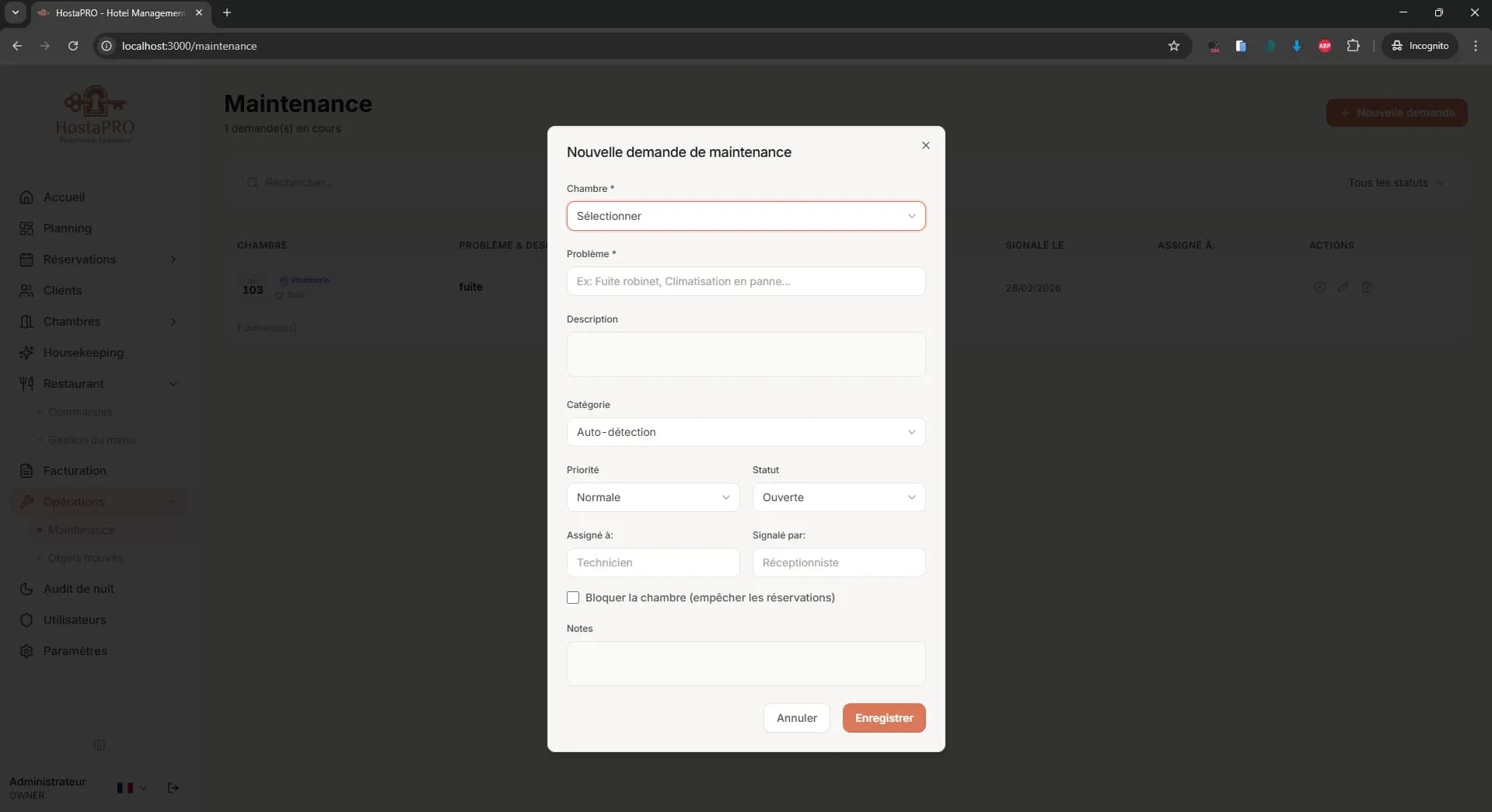 Formulaire HostaPRO pour soumettre une demande de maintenance pour une chambre spécifique avec priorité et description