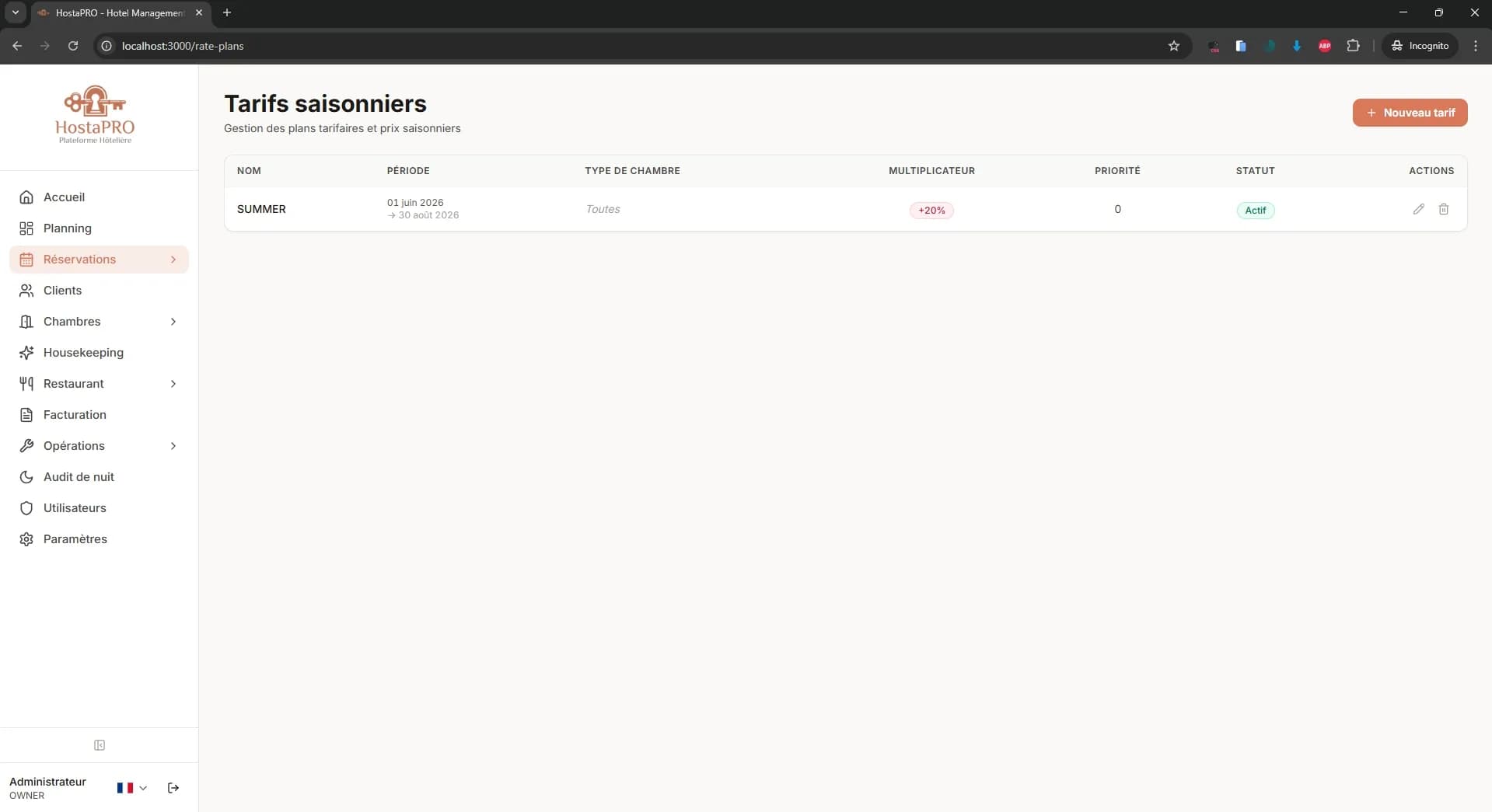 Gestion des tarifs saisonniers HostaPRO montrant les différentes périodes de prix et les tarifs par type de chambre