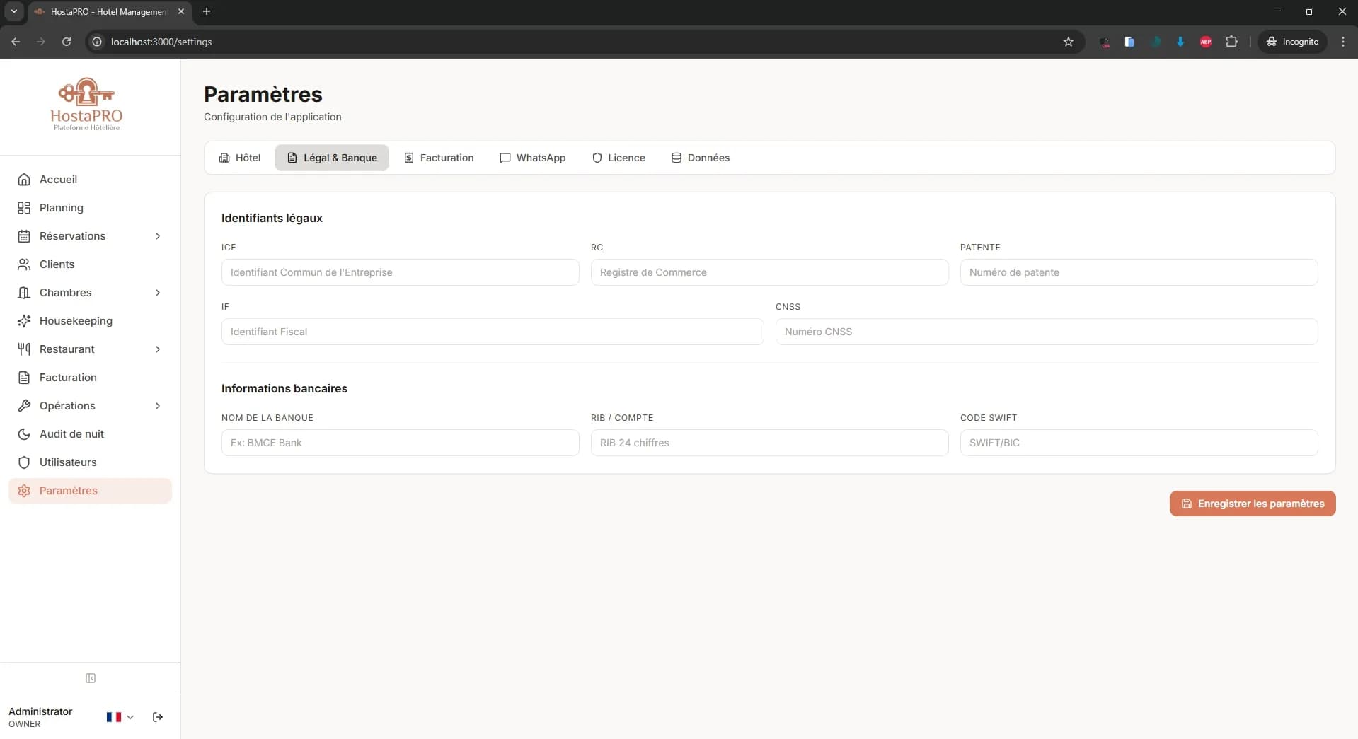 Onglet légal et banque des paramètres HostaPRO pour les détails d'enregistrement de la société et la configuration bancaire